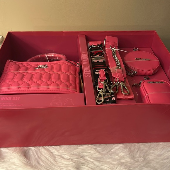NIB Steve Madden Pink (Bniko) Gift Set - Christmas Gift 🎁 - Picture 12 of 15
